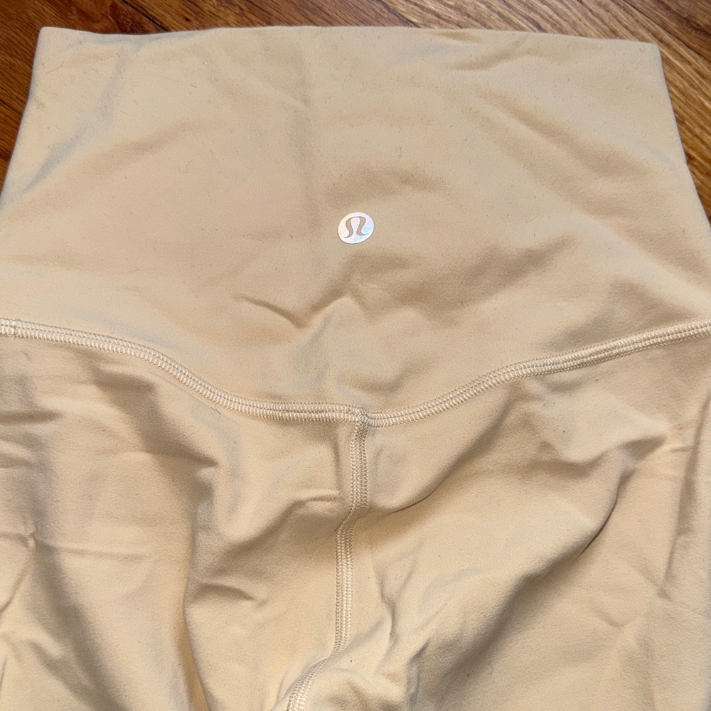 Lululemon High-Waisted Leggings in Beige